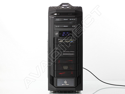 Cooler Master CM Storm Trooper gaming rig front