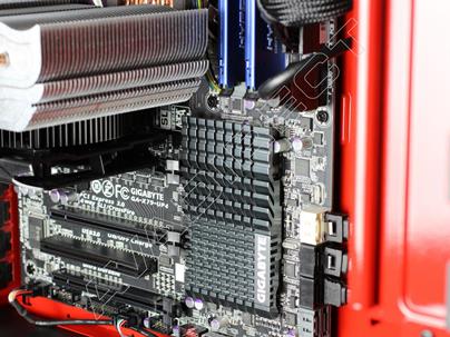 NZXT Phanton Red Case