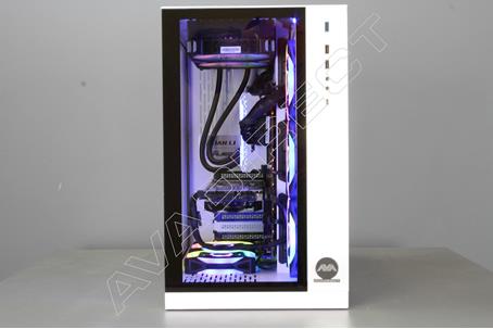 Lian-Li PC-O11 Dynamic front view