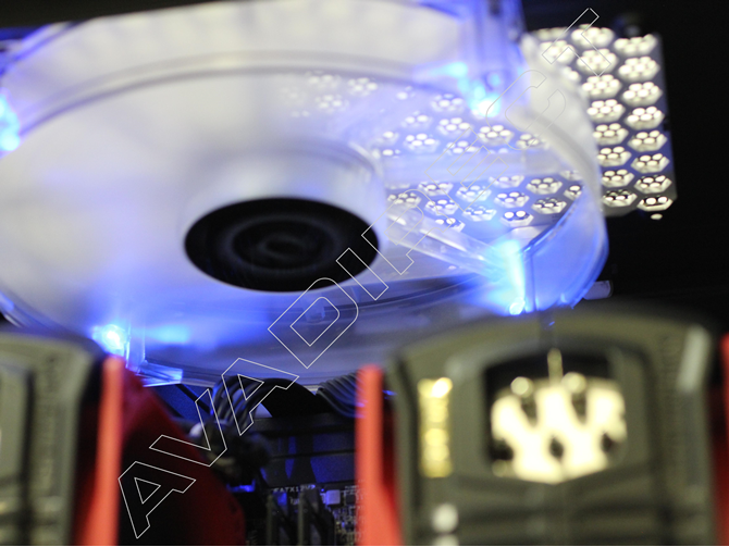 Thermaltake Level 10 GT Snow Edition gaming deskop