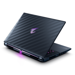 GIGABYTE AORUS MASTER 16 Gaming Laptop